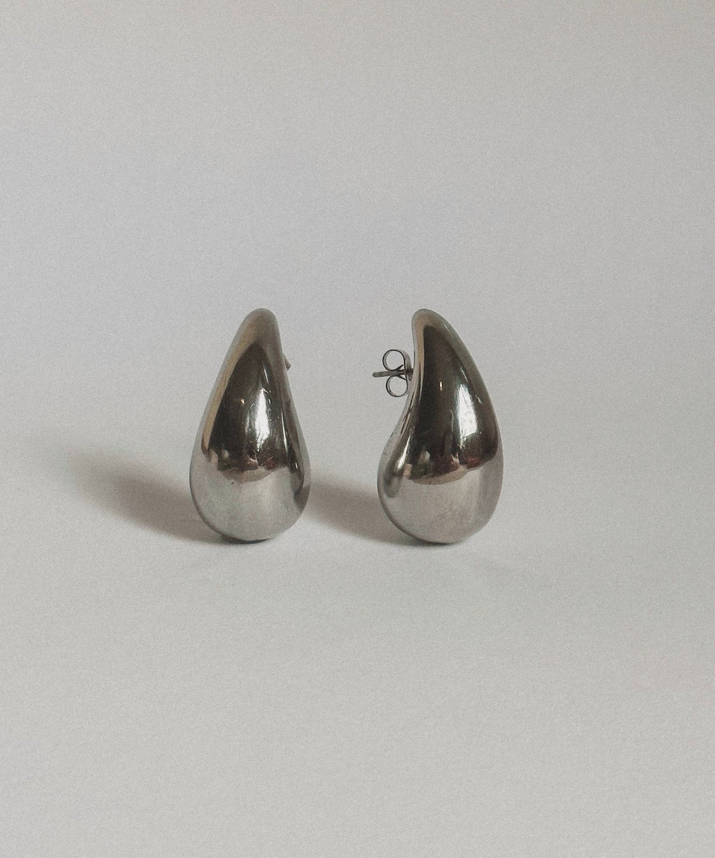 Goldie Teardrop Studs (Gold & Silver)